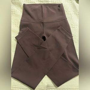Wunder Under 25” size 2 plum color